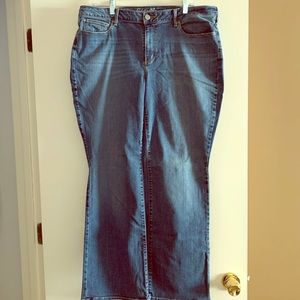 Eddie Bauer Curvy Bootcut Jeans sz 18